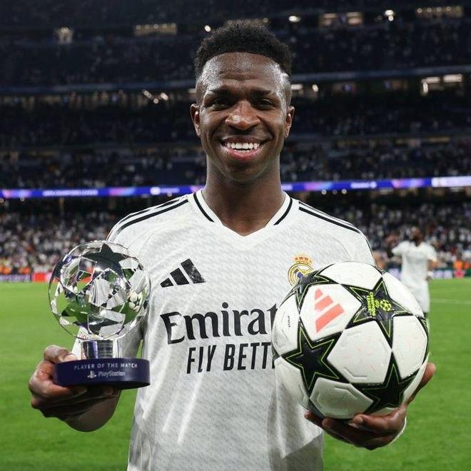 南宫网页版 -包含皇家马德里迎亚冠关键赛,窗口期防线松动,气氛紧张,年轻球员得到机会的词条