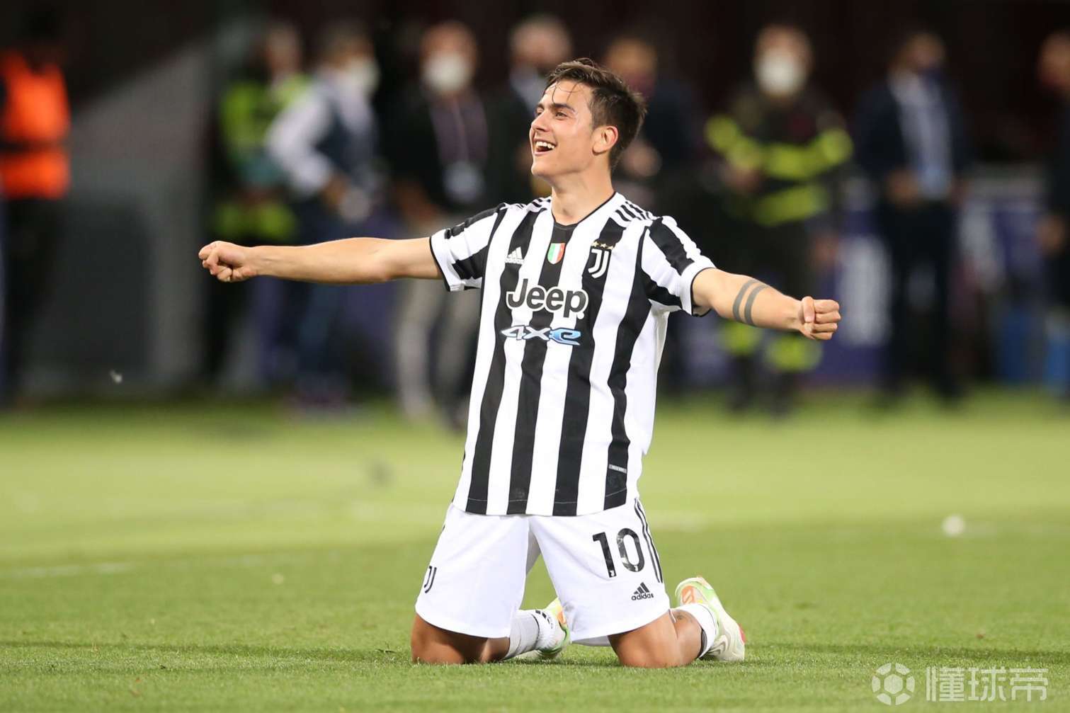 南宫app下载 -包含深圳男篮迎欧冠关键赛，今夜绝杀压哨，话题不断，赛季目标并未改变的词条